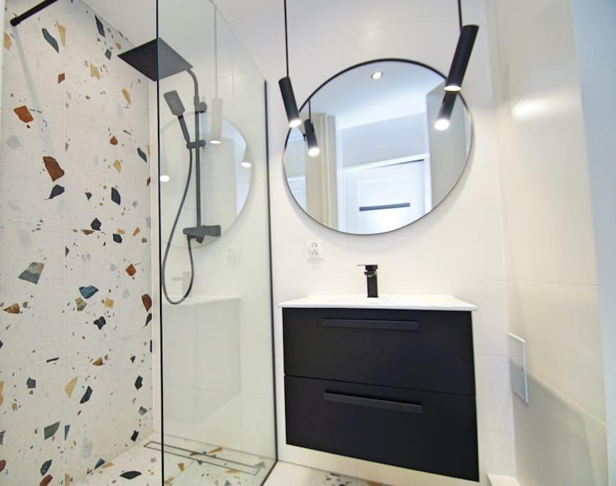 קטוביץ Apartament Korfantego Citycentre Z Widokiem Na Spodek מראה חיצוני תמונה