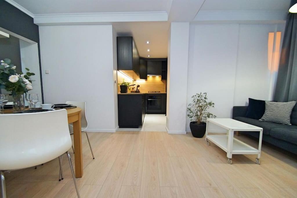 קטוביץ Apartament Korfantego Citycentre Z Widokiem Na Spodek מראה חיצוני תמונה